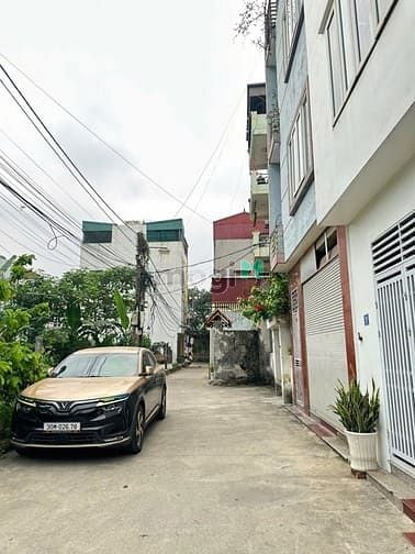 Hình ảnh Phố Bắc Cầu – Long Biêt – Ô TÔ – 93 M2 – 4 T – MT 5 M – Giá 11.4 Tỷ.