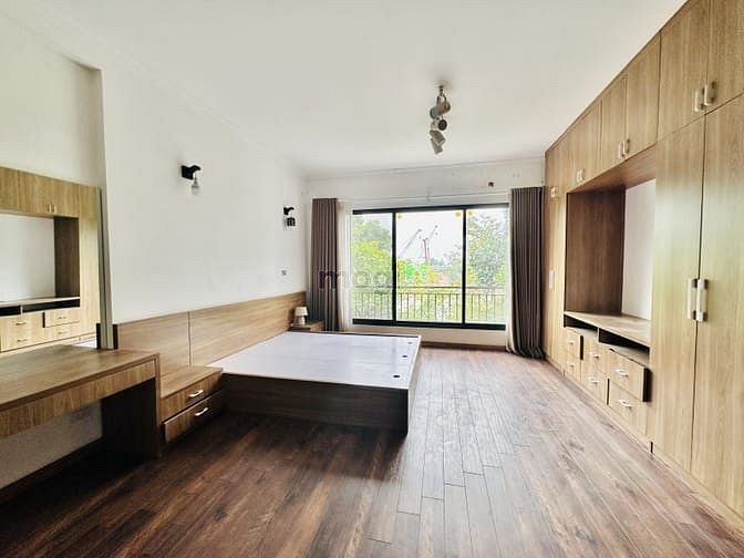 Hình ảnh Phố Bắc Cầu – Long Biêt – Ô TÔ – 93 M2 – 4 T – MT 5 M – Giá 11.4 Tỷ.