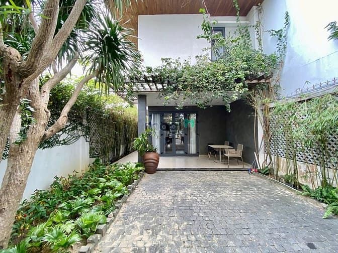Hình ảnh Cho thuê villa sân vườn 2 phòng ngủ khu Hải Châu gần sông Hàn