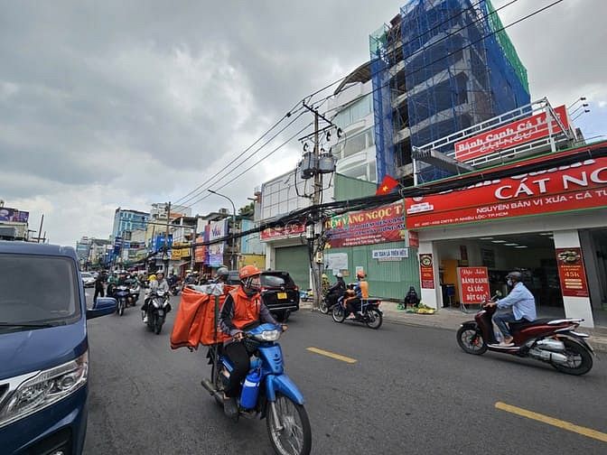 Hình ảnh Cho thuê nhà Góc 2MT 400–402 Cách Mạng Tháng Tám, MT 9.2m, sàn suốt