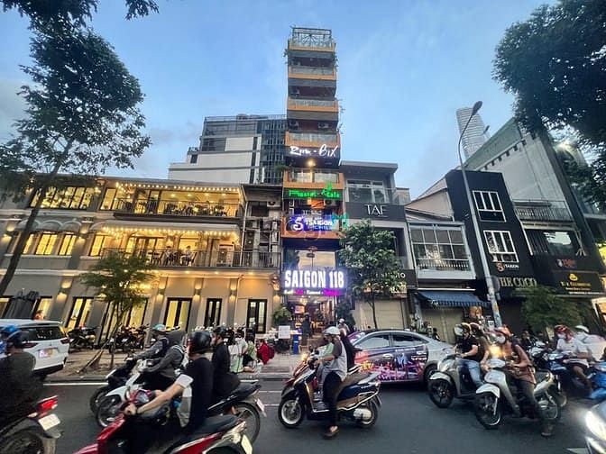 Hình ảnh Cho thuê rooftop toà nhà 118 Pasteur - đối diện TTTM Saigon Centre