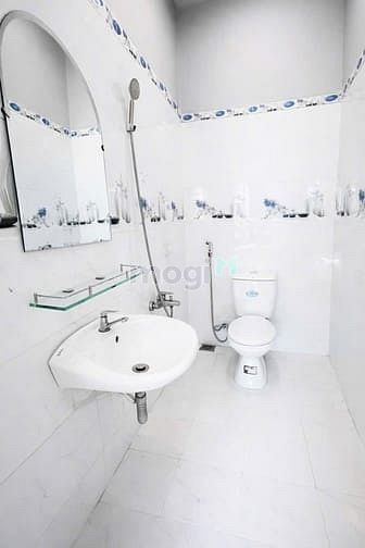 Hình ảnh Căn Phòng Giếng Trời Giá Hát Dẻ