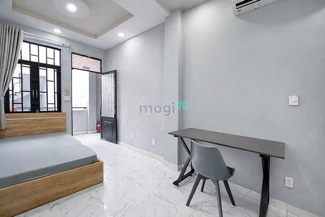 Hình ảnh Căn Phòng Giếng Trời Giá Hát Dẻ