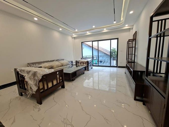 Hình ảnh Phố Ngọc Lâm – Long Biên – Ô TÔ – 81 M2 – 6 Tầng – MT 4.8 M – Giá 19.3