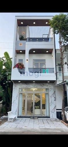 Hình ảnh Chốt gấp Nhà 1 trệt 2 lầu Tp.Thủ Dầu Một