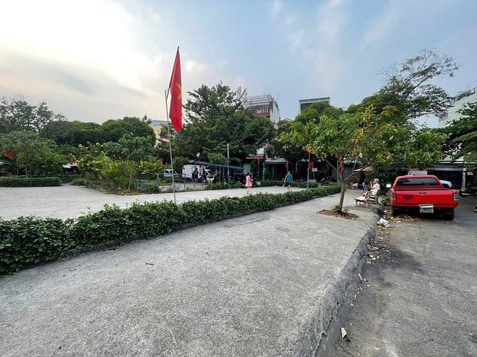 Hình ảnh Bán Nhà 3 Tầng DT 245m2 Ngang 12m Ngay Chợ Linh Trung Thủ Đức