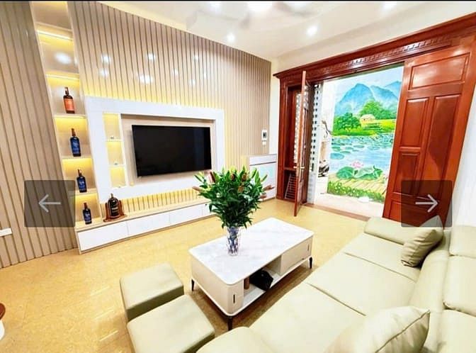 Hình ảnh Nhà Nguyễn Khánh Toàn-đỗ xe ở sân-5 tầng-sân phơi rộng view thành phố