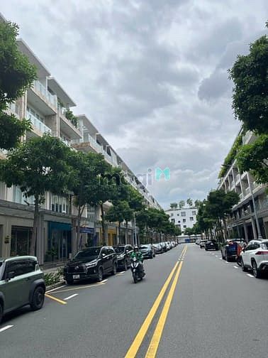 Hình ảnh Cho thuê Cặp Shophouse 2MT Saritown Sala Q2, DTSD 900m2, Giá 300tr