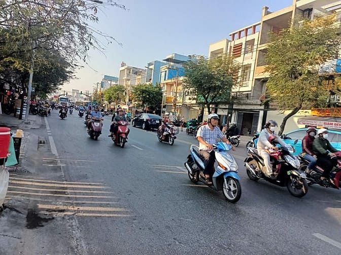 Hình ảnh Nhà mặt tiền Huỳnh Tấn Phát gần chợ Phú xuân. 5,1*17, nở hậu chỉ 14 tỷ