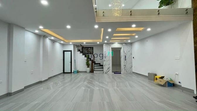 Hình ảnh Sở hữu ngay nhà ngõ Đê La Thành nhỏ, giá 11.3 tỷ, 35m2x7T, thang máy