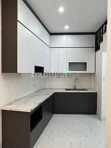 Hình ảnh Bán nhanh nhà ngõ 127 Hào Nam, giá 10.8 tỷ, 40m2x4T, ở luôn