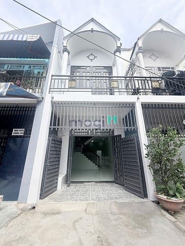 Hình ảnh 885TR, công chứng nhận nhà 60m2, ngay đường lớn 100m, ô tô 5m. Hóc Môn