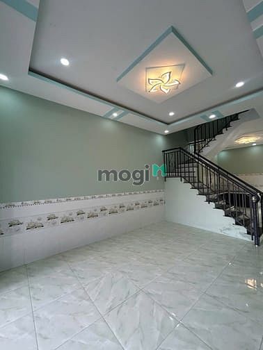 Hình ảnh 885TR, công chứng nhận nhà 60m2, ngay đường lớn 100m, ô tô 5m. Hóc Môn