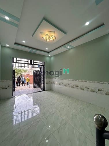 Hình ảnh 885TR, công chứng nhận nhà 60m2, ngay đường lớn 100m, ô tô 5m. Hóc Môn
