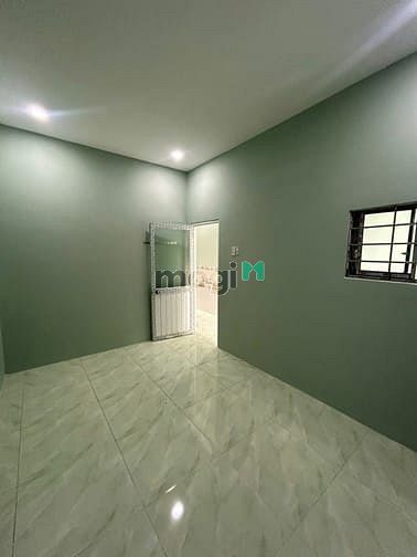Hình ảnh 885TR, công chứng nhận nhà 60m2, ngay đường lớn 100m, ô tô 5m. Hóc Môn