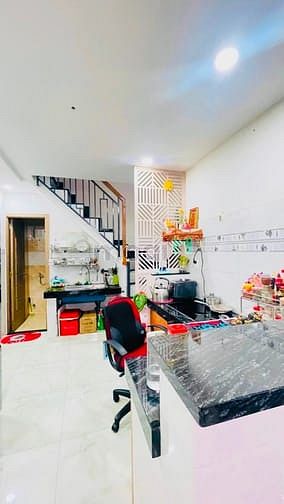 Hình ảnh HXH Cách 3 Căn - 391 Trần Hưng Đạo Quận 1 33M2 2 Tầng - 4 Tỷ 95