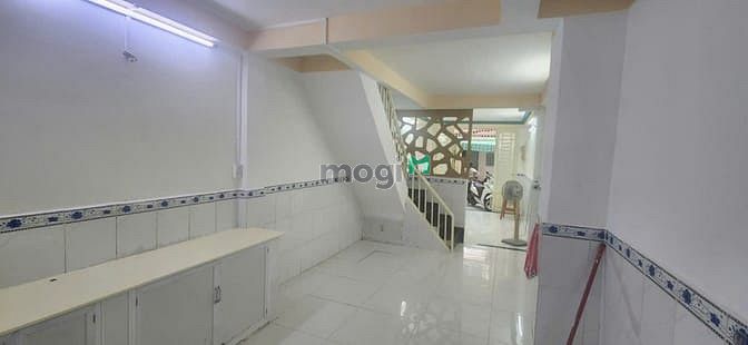 Hình ảnh Sát vách Q1 - HXH - Dt 40m2 x 2 tầng BTCT vô ở ngay. Chỉ 4,99 tỷ tl