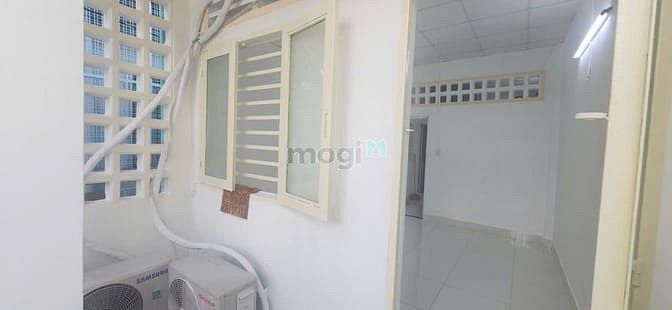 Hình ảnh Sát vách Q1 - HXH - Dt 40m2 x 2 tầng BTCT vô ở ngay. Chỉ 4,99 tỷ tl