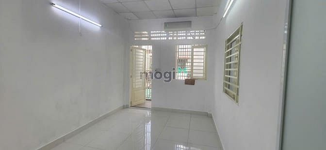 Hình ảnh Sát vách Q1 - HXH - Dt 40m2 x 2 tầng BTCT vô ở ngay. Chỉ 4,99 tỷ tl