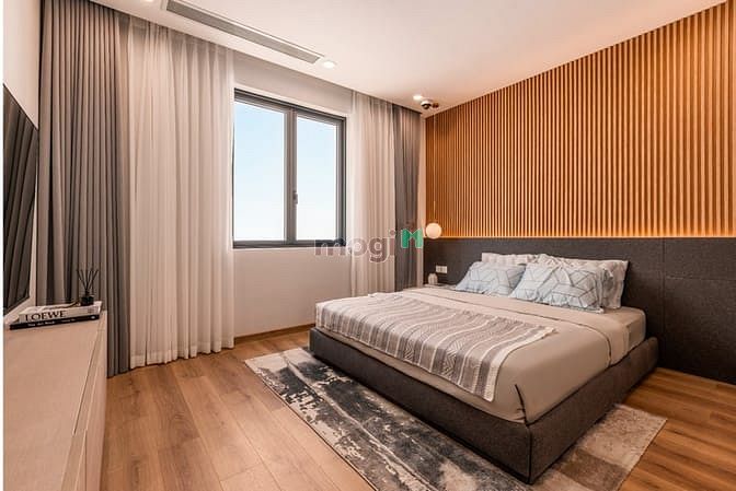 Hình ảnh Bán giá tốt nguyên căn Nhà phố 100m2, gần trường liên cấp FPT