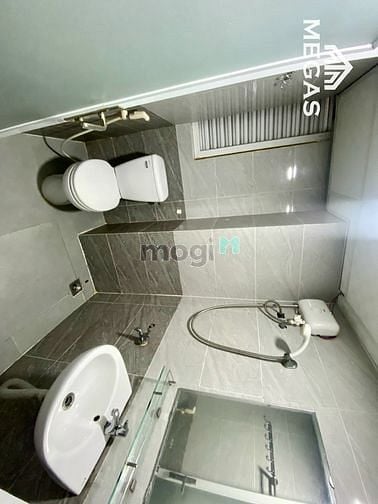 Hình ảnh Phòng dạng DUPLEX cửa sổ lớn ngay trung tâm quận 7