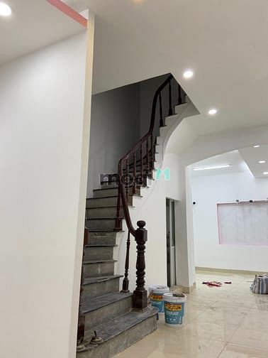 Hình ảnh Cho thuê nhà 5 tầng 85m2 ở Câu Giấy