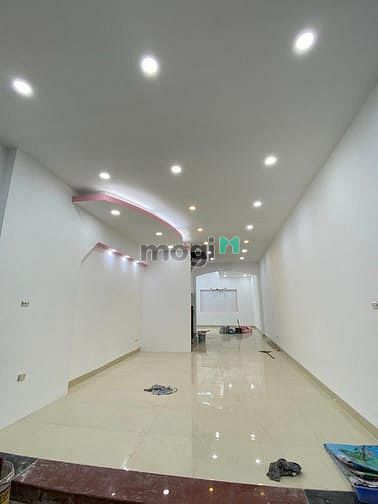 Hình ảnh Cho thuê nhà 5 tầng 85m2 ở Câu Giấy