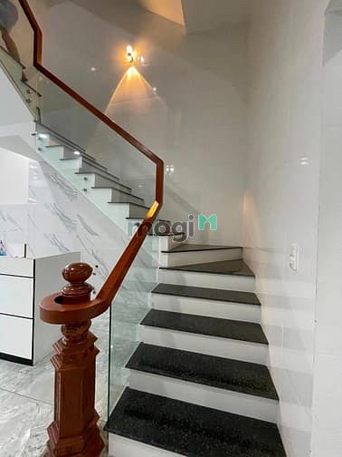 Hình ảnh Nhà cho thuê góc 2 mặt tiền đường số 5 , gần eaon mall Tên Lửa , 5X20
