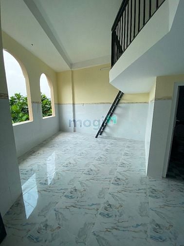 Hình ảnh Phòng 25-30m2 mới xây có máy lạnh mới, cạnh ĐH GTVT