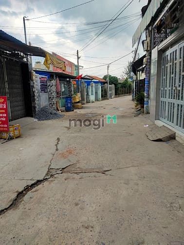 Hình ảnh Bán căn nhà c4 Mt đường HT 10 DT 4,85 x 30 giá 5,45 tỷ