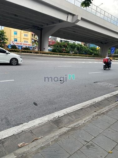 Hình ảnh KINH DOANH mặt phố Phạm Văn Đồng, lô góc mặt tiền 11m, 29m2, CHỈ 5.3TỶ