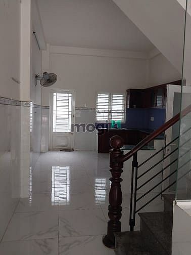 Hình ảnh Cho thuê nhà đẹp nguyên căn gần Tên Lửa