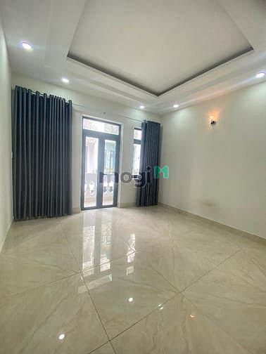 Hình ảnh Phòng BAN CÔNG cửa sổ sẵn máy lạnh - Nhanh tay