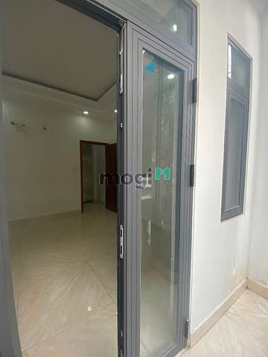 Hình ảnh Phòng BAN CÔNG cửa sổ sẵn máy lạnh - Nhanh tay