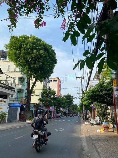 Hình ảnh Chỉ hơn 60 triệu/m2- bán 300m2 đất Phan Huy Ích Tân Bình