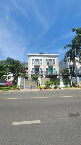 Hình ảnh Cho thuê biệt thự Nam Thông 1 tại Phú Mỹ Hưng.