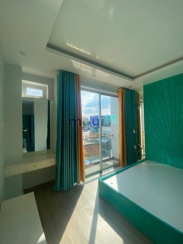 Hình ảnh Cho thuê nguyên tầng 2, 50m2, có ban công,cách sân bay 2km