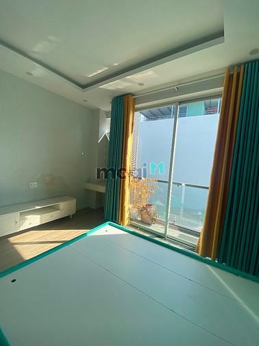 Hình ảnh Cho thuê nguyên tầng 2, 50m2, có ban công,cách sân bay 2km