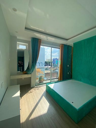 Hình ảnh Cho thuê nguyên tầng 2, 50m2, có ban công,cách sân bay 2km