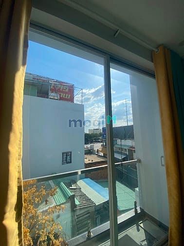 Hình ảnh Cho thuê nguyên tầng 2, 50m2, có ban công,cách sân bay 2km