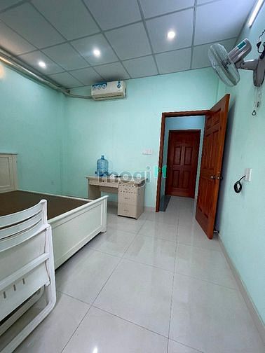 Hình ảnh Cho thuê nhà hẻm, mới nguyên căn.