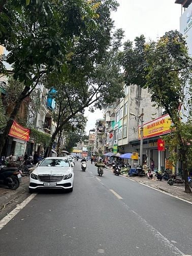 Hình ảnh Bán chung cư phố Đặng Trần Côn,Cát Linh, Đống Đa, 205m,7tầng, 21,6 tỷ
