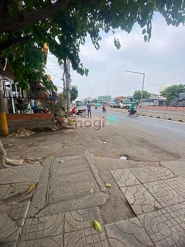 Hình ảnh Nhà nguyên căn mặt tiền buôn bán được