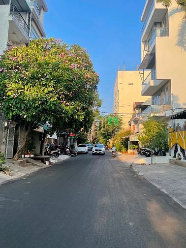 Hình ảnh Bán đất tặng nhà Mt đường số 47, Phường Tân Quy, Quận 7.