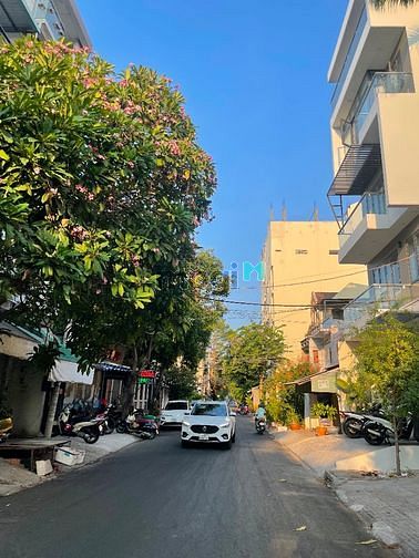 Hình ảnh Bán đất tặng nhà Mt đường số 47, Phường Tân Quy, Quận 7.