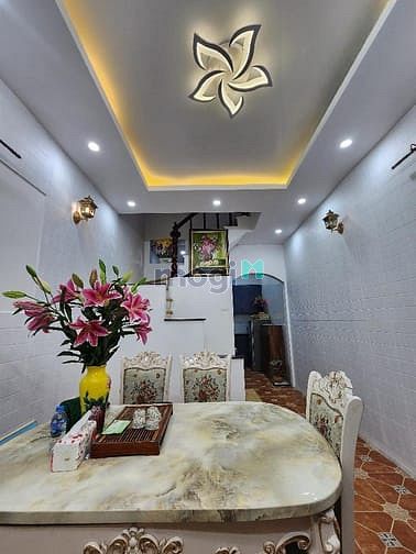 Hình ảnh Đường Láng-3 ngủ-Đầy đủ nội thất-Ở ngay và luôn