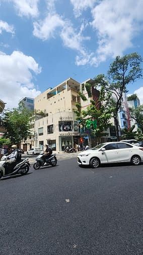 Hình ảnh SHOP CĂN GÓC 2MT NGUYỄN TRÃI, Q1. Dt: 5x20M, Kc: Trệt 1 lầu. Gía: 85tr