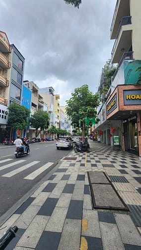 Hình ảnh Cho thuê SHOP Góc 2MT Nguyễn Trãi, Q1. Dt: 5x20m, Kc: trệt 3 lầu