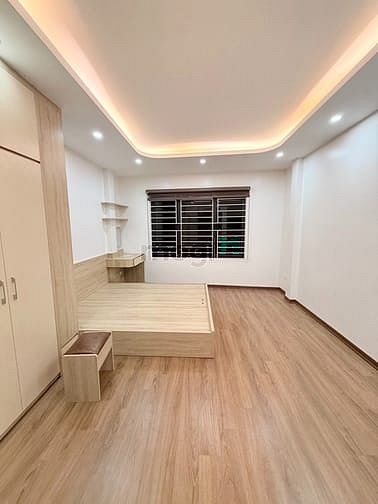 Hình ảnh DÂN TỰ XÂY XỊN MỊN- Ở SƯỚNG -BÁt khối Đông Dư 32m * 4 Tầng Cạnh Trường