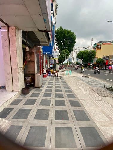 Hình ảnh Mặt bằng 50m2, trung tâm đường3/2, chủ nhà tạo mọi điều kiện, sân rộng